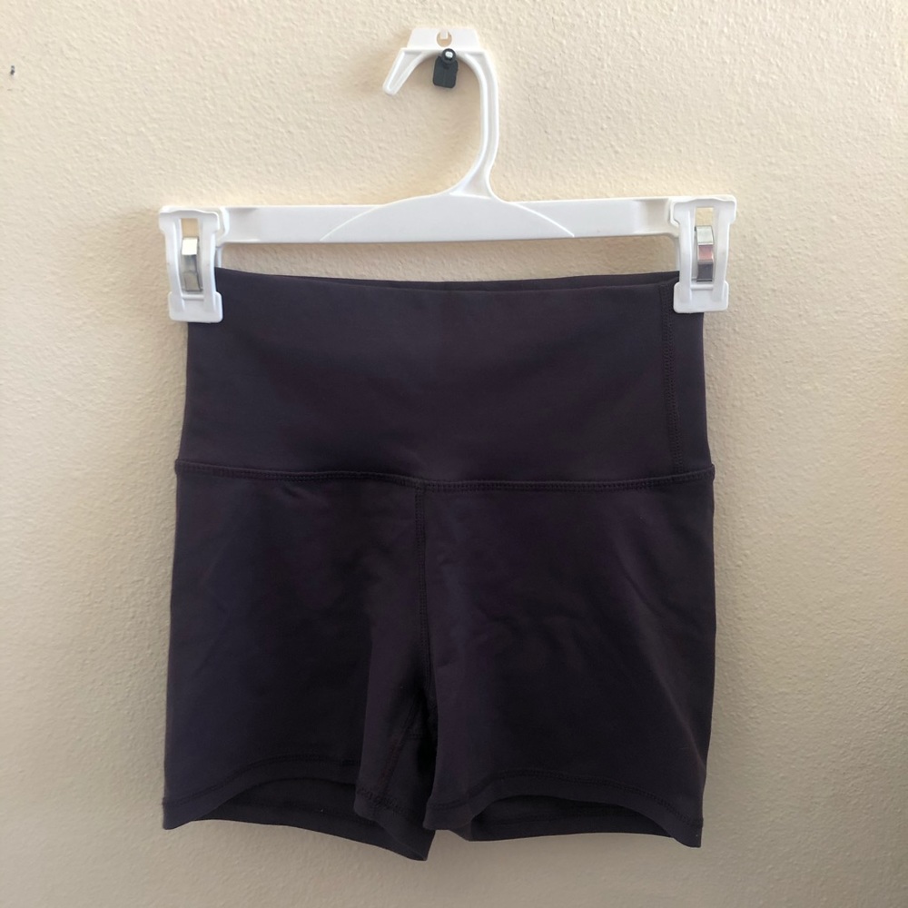 XS ECHT athletic shorts with booty scrunch